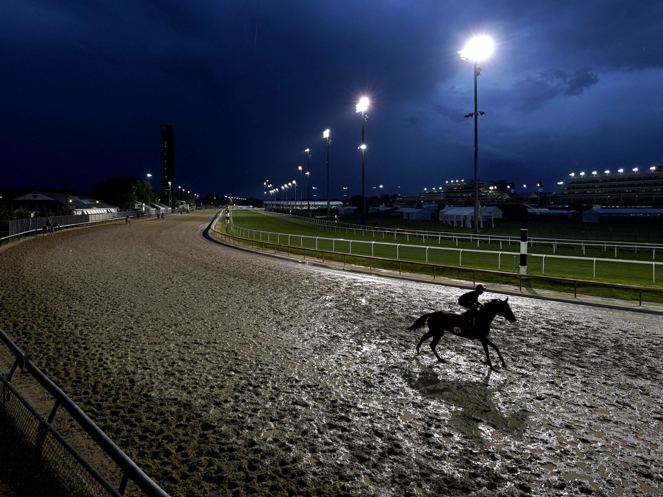 Kentucky Derby entrant Wild On Ice euthanized after leg injury