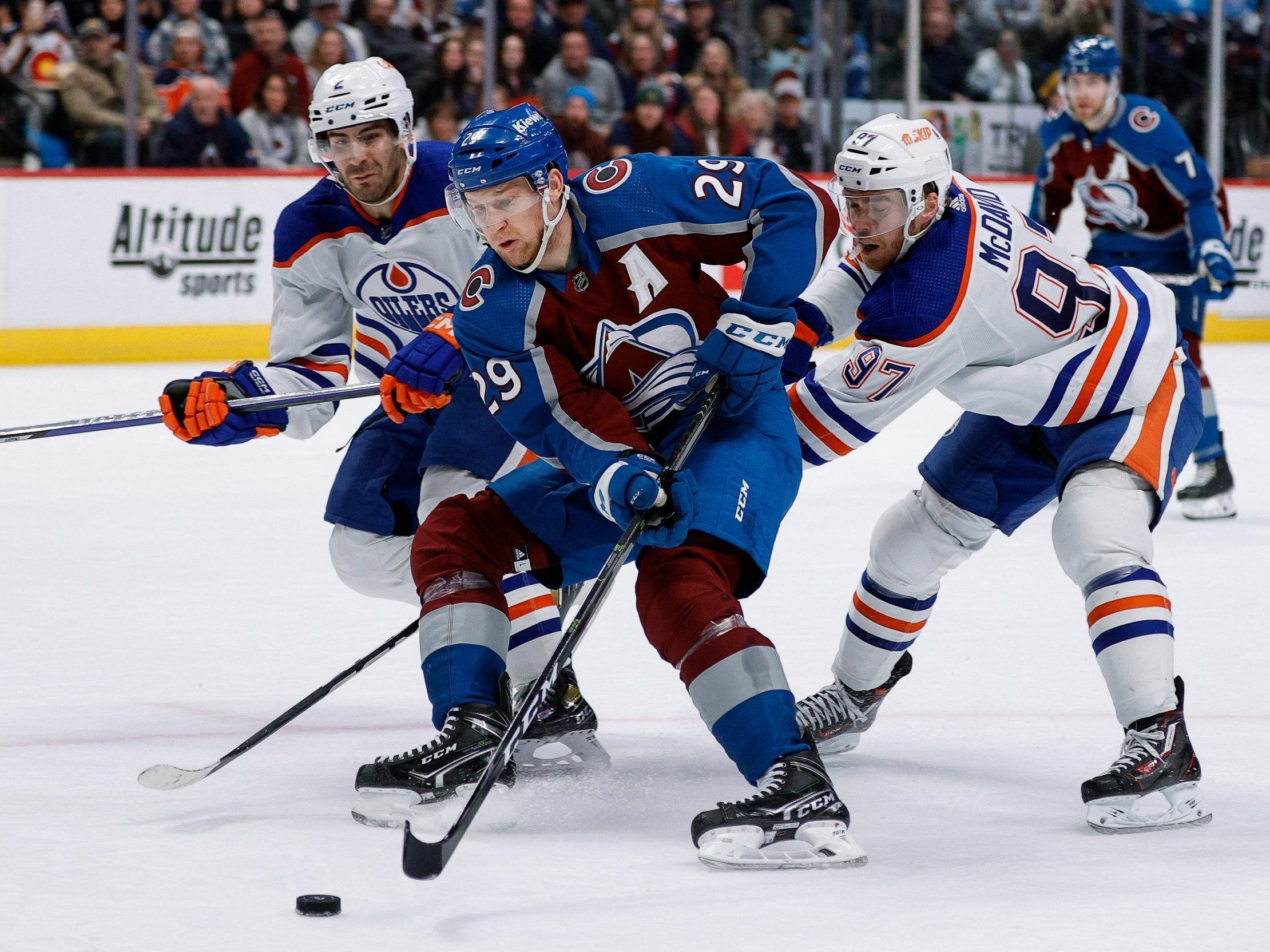 Oilers vs. Canucks prediction: NHL odds, pick, best bets