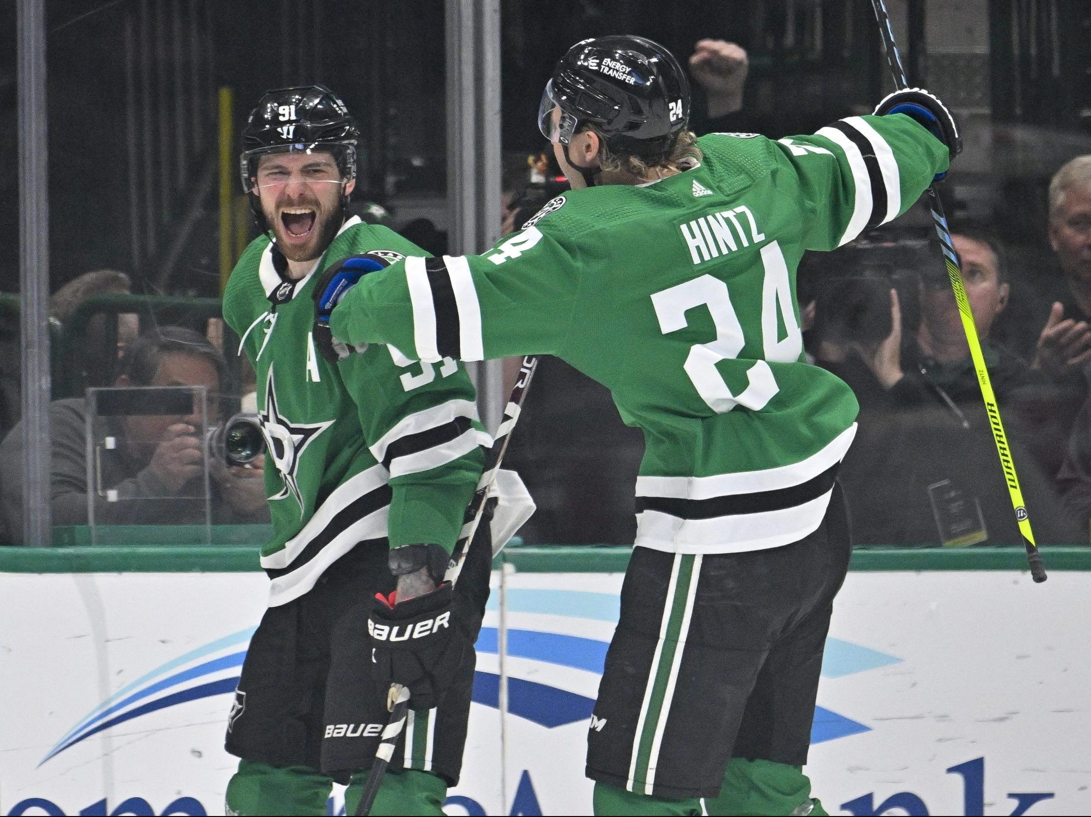 Hintz hat trick as Stars get even with 7-3 win over Wild