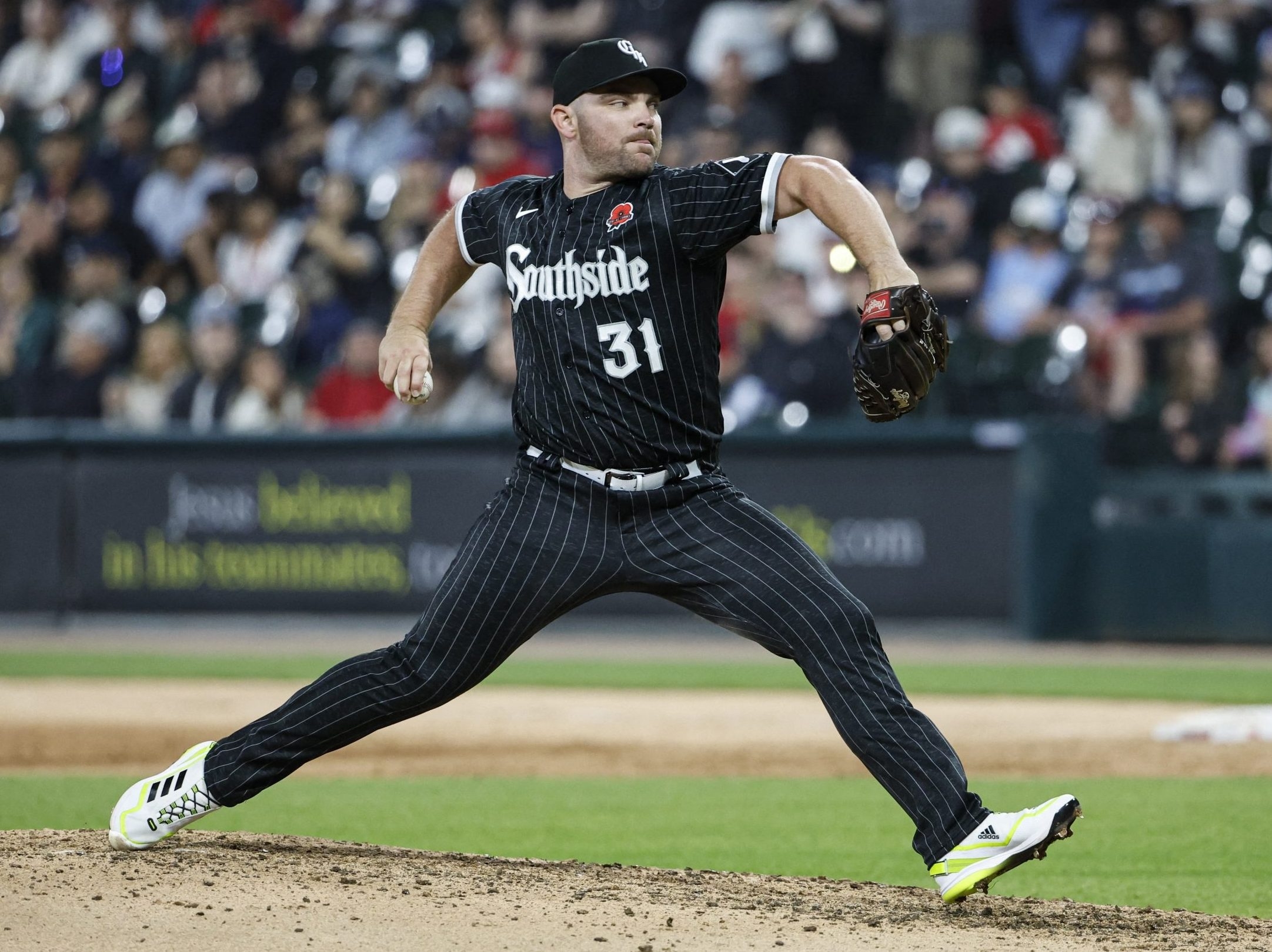 Liam Hendriks strikes out cancer, Chicago White Sox win first