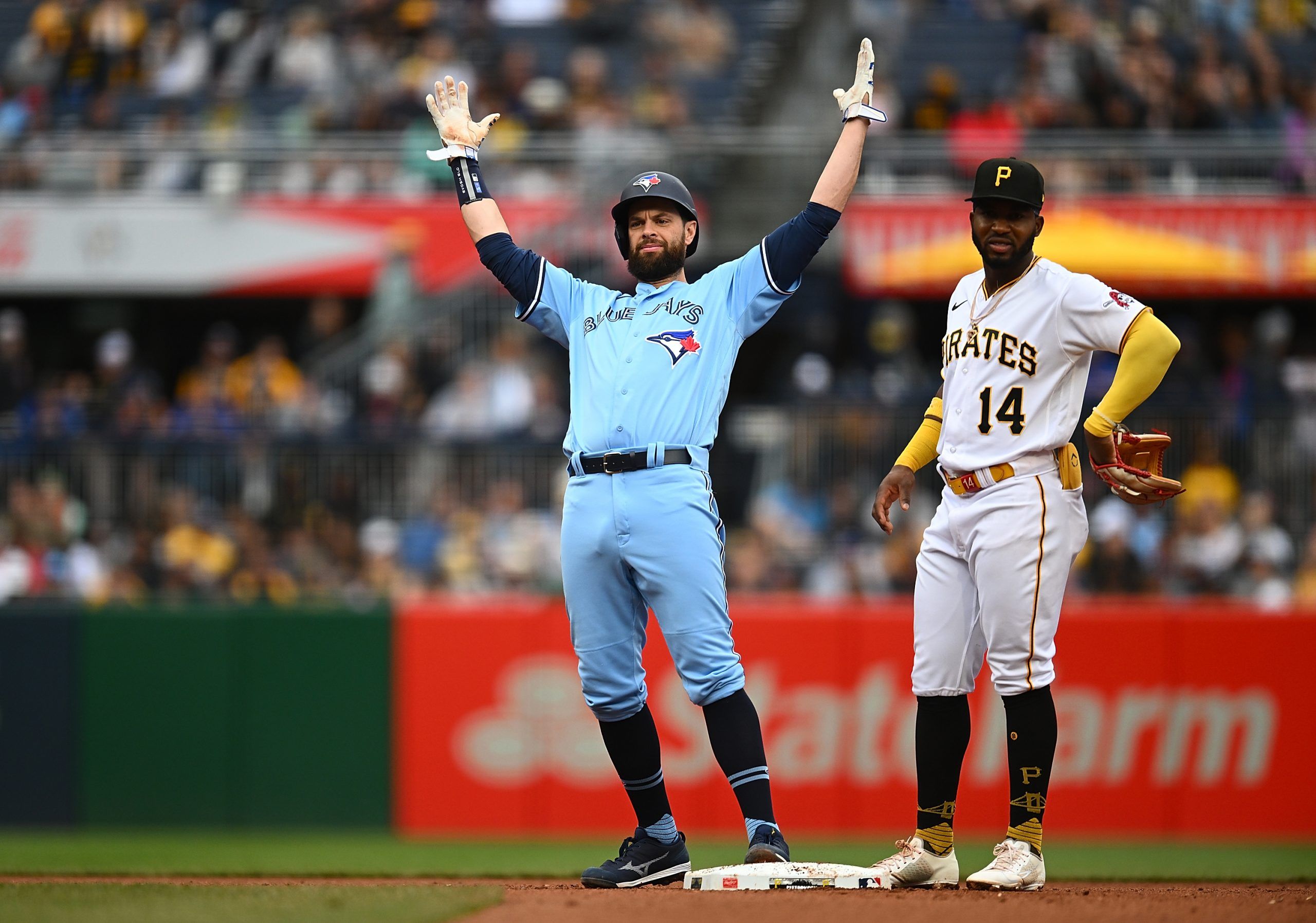 Thoughts on the Brandon Belt addition, who's next to come off the Blue Jays'  40-man roster, and more! - BlueJaysNation