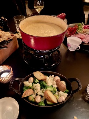 Swiss fondue dinner at l'Auberge Saint-Gabriel