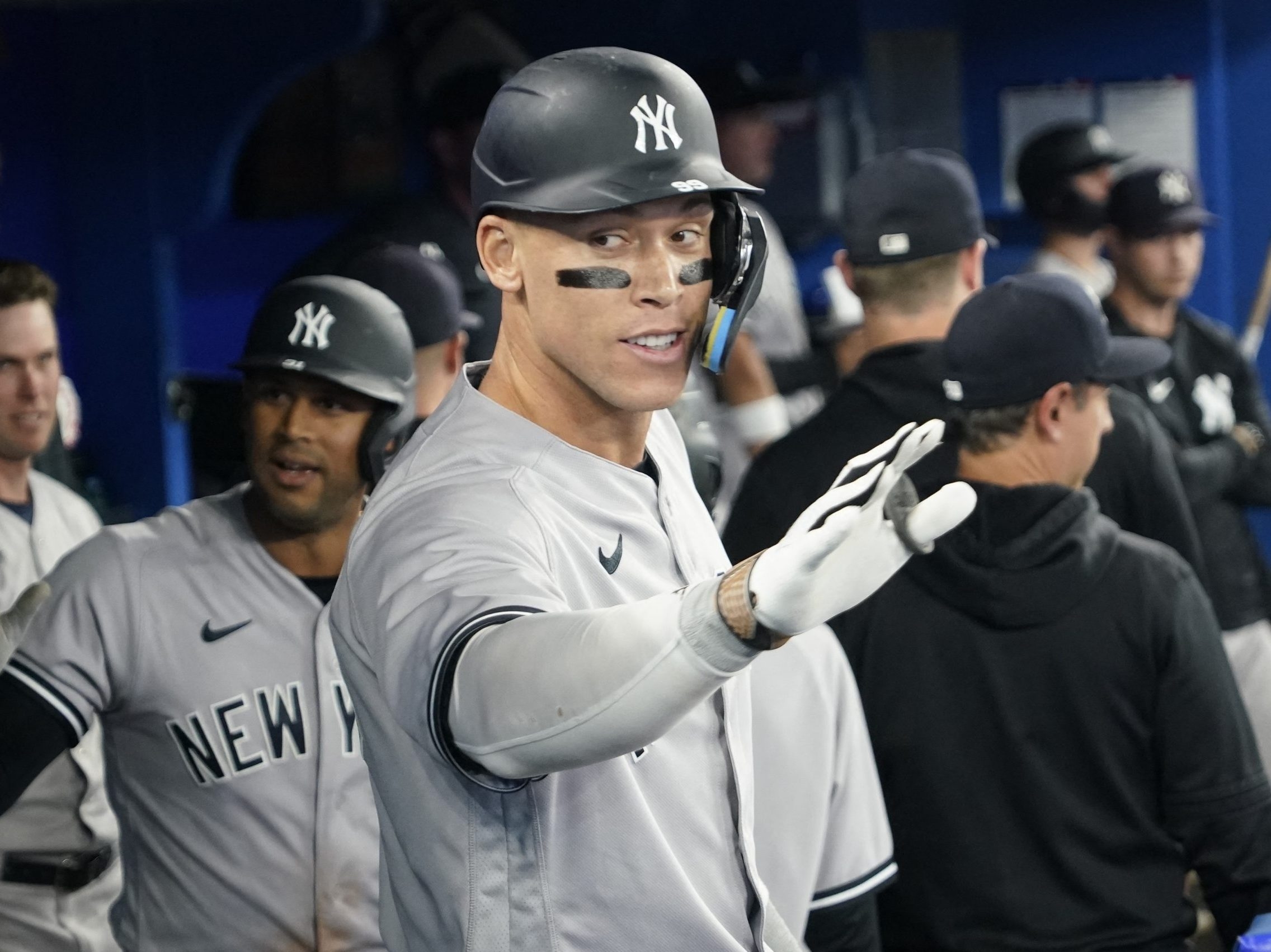 Insults fly fast and furious between Blue Jays and Bronx Bombers