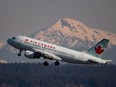 Bell is teaming up with Air Canada to offer free messaging for all Aeroplan members worldwide on Wi-Fi-equipped airplanes across the air carrier's fleet.