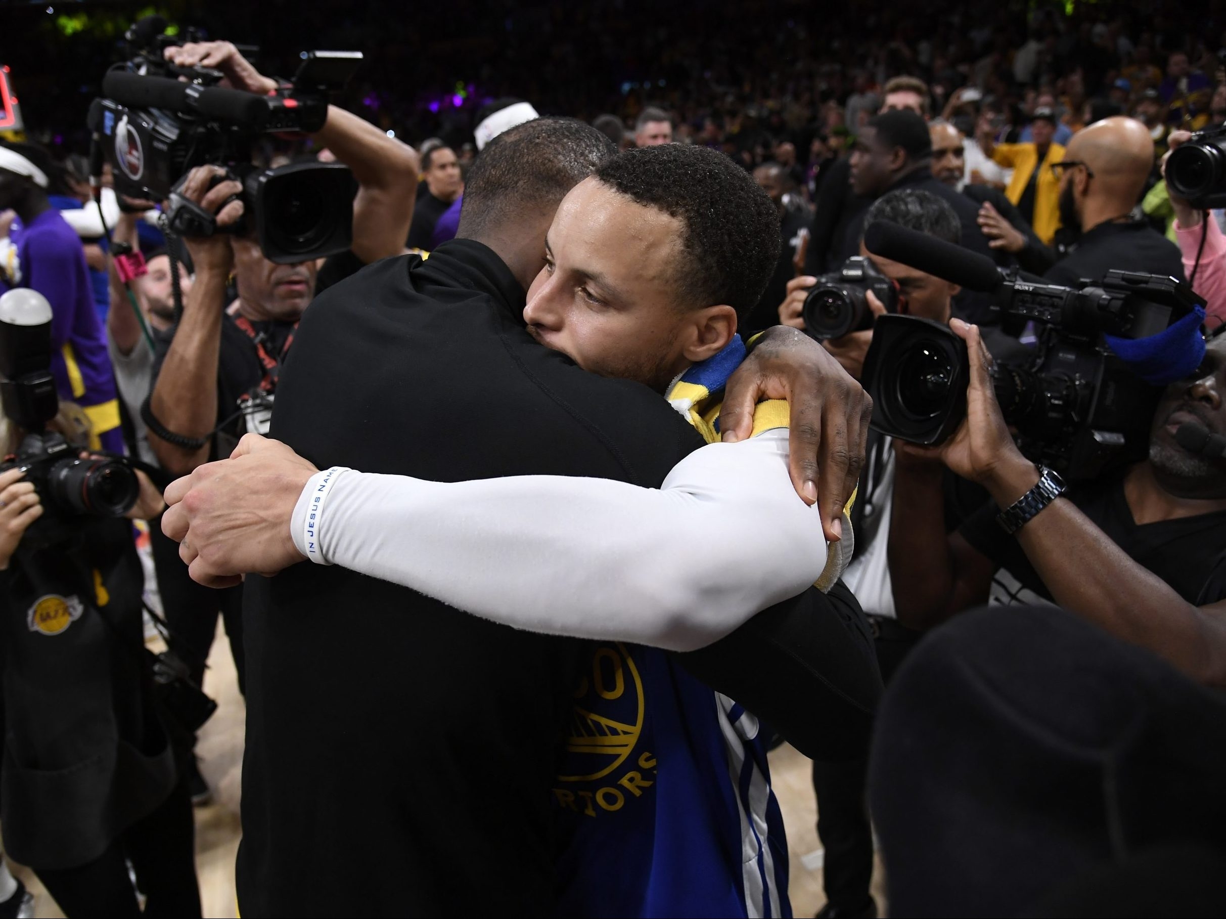LeBron, Lakers eliminate champion Warriors in Game 6