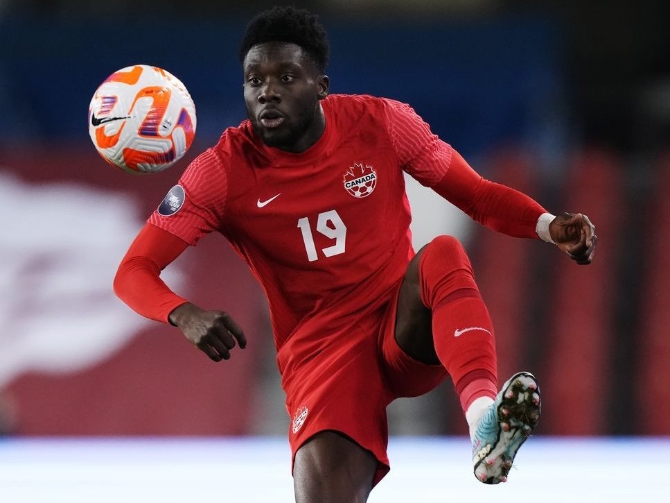 Alphonso Davies named Postmedia's Male Athlete of the Year