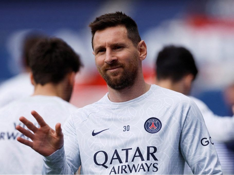 PSG superstar Lionel Messi wants Barcelona to keep experienced