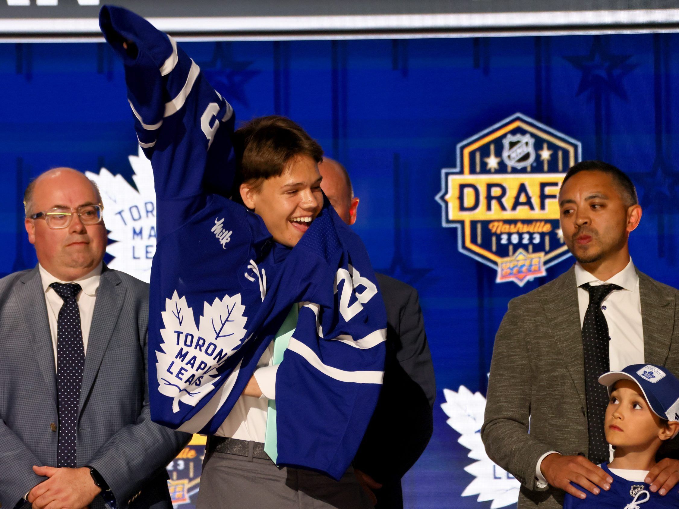 London Knights winger Easton Cowan unexpected top pick for Maple Leafs Toronto