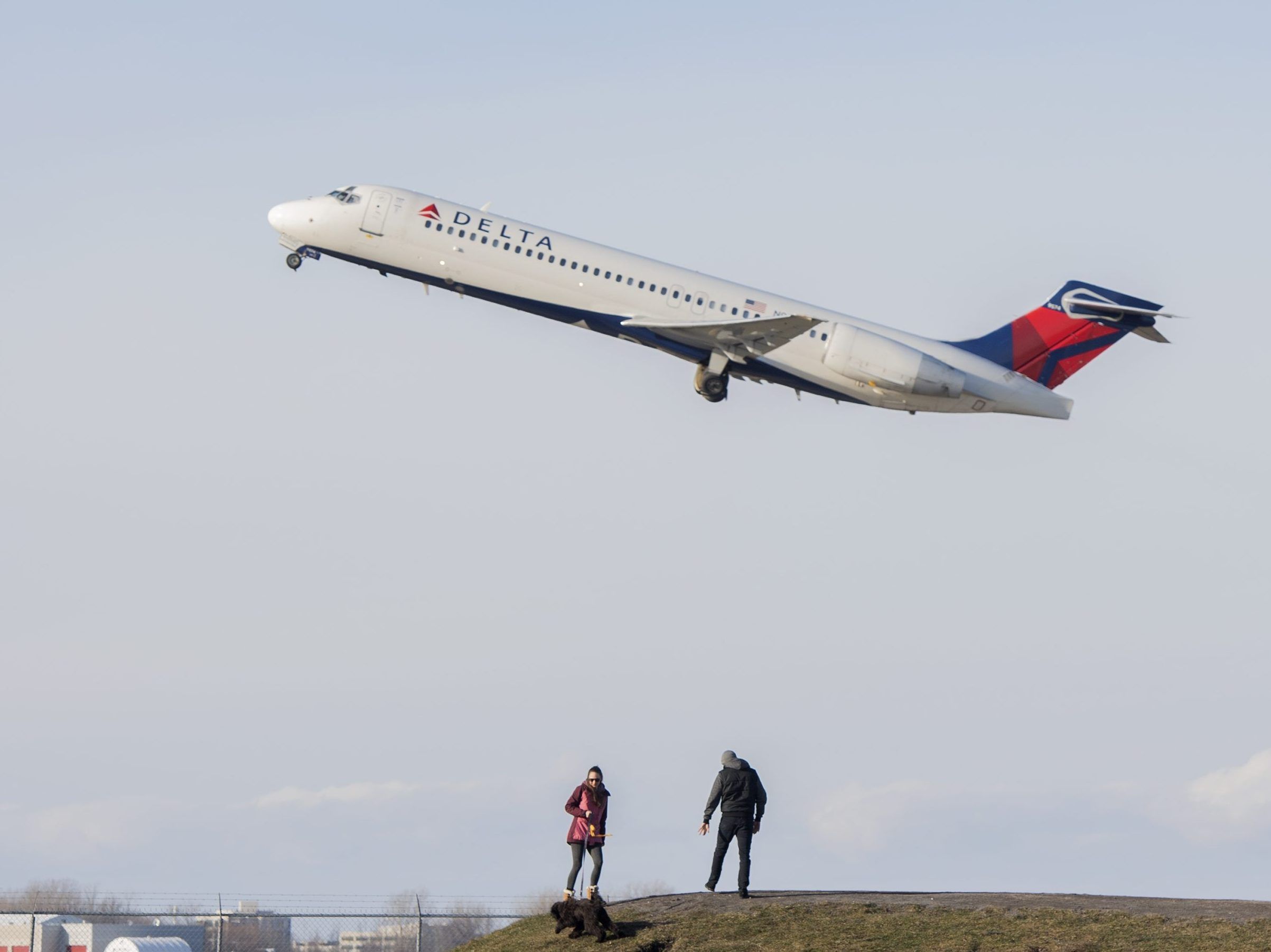 Delta flight has a rough but safe landing in without gear extended