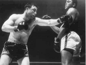 George Chuvalo boxes against Muhammad Ali.