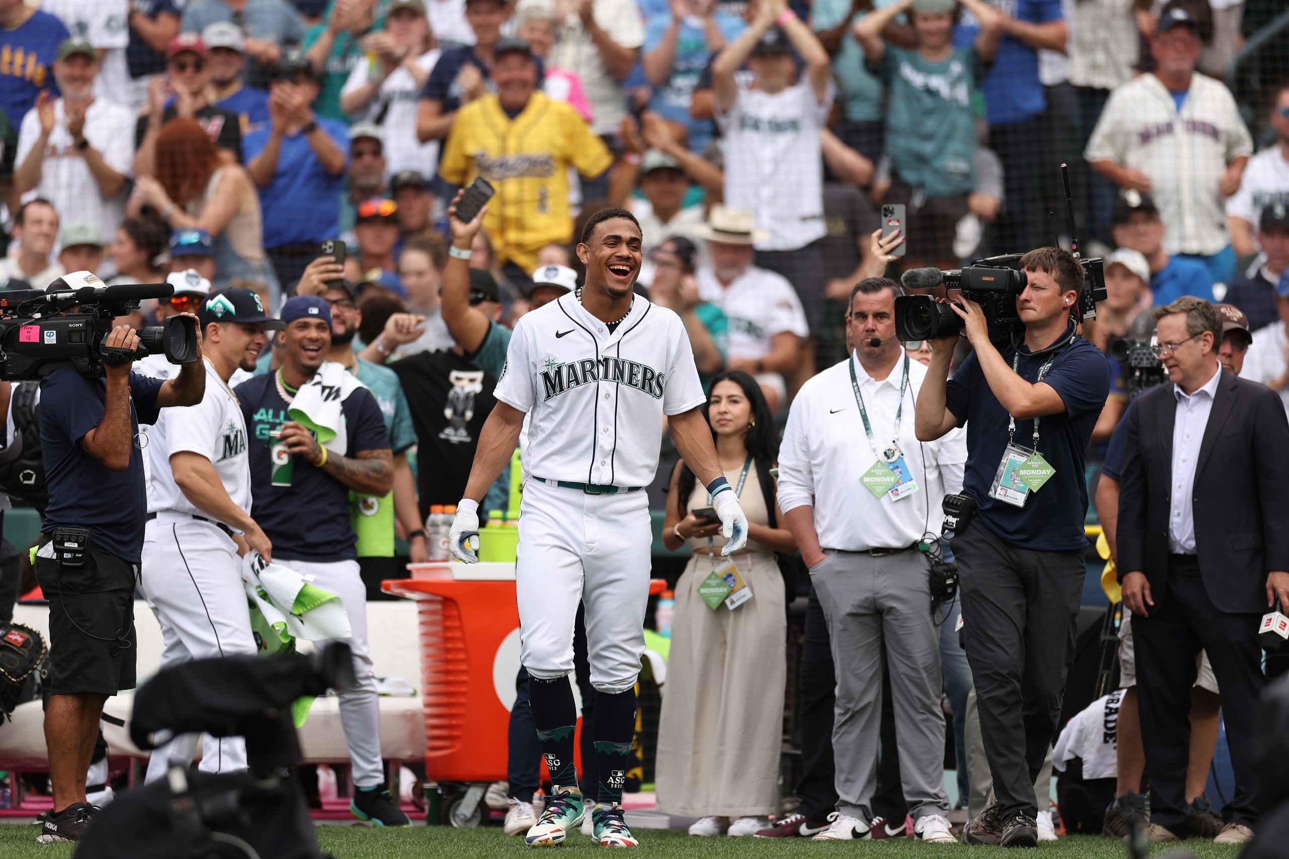 J-Rod Show goes on at All-Star with record Home Run Derby amid challening  season