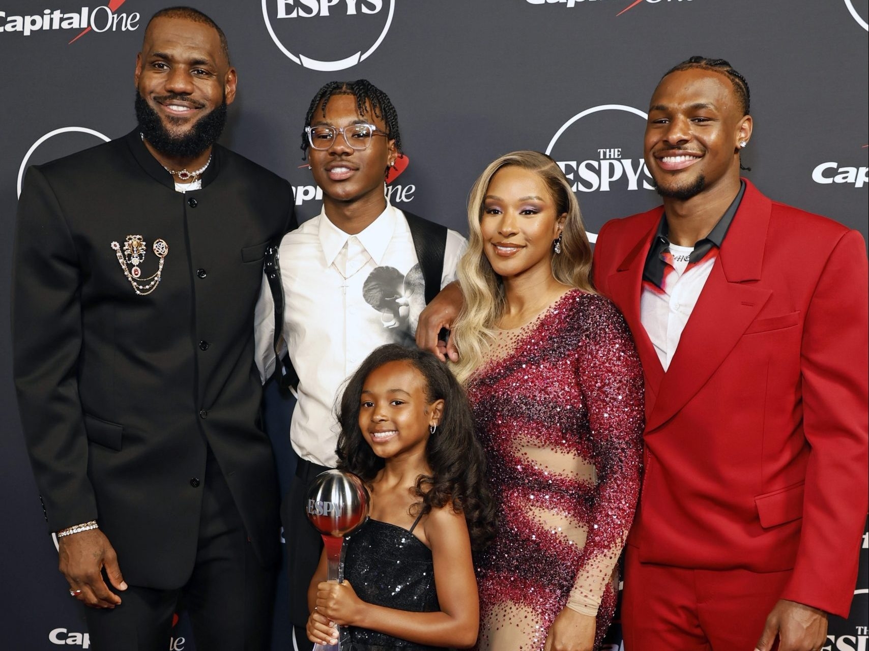 LeBron James tells ESPYs he will play for Lakers in coming season