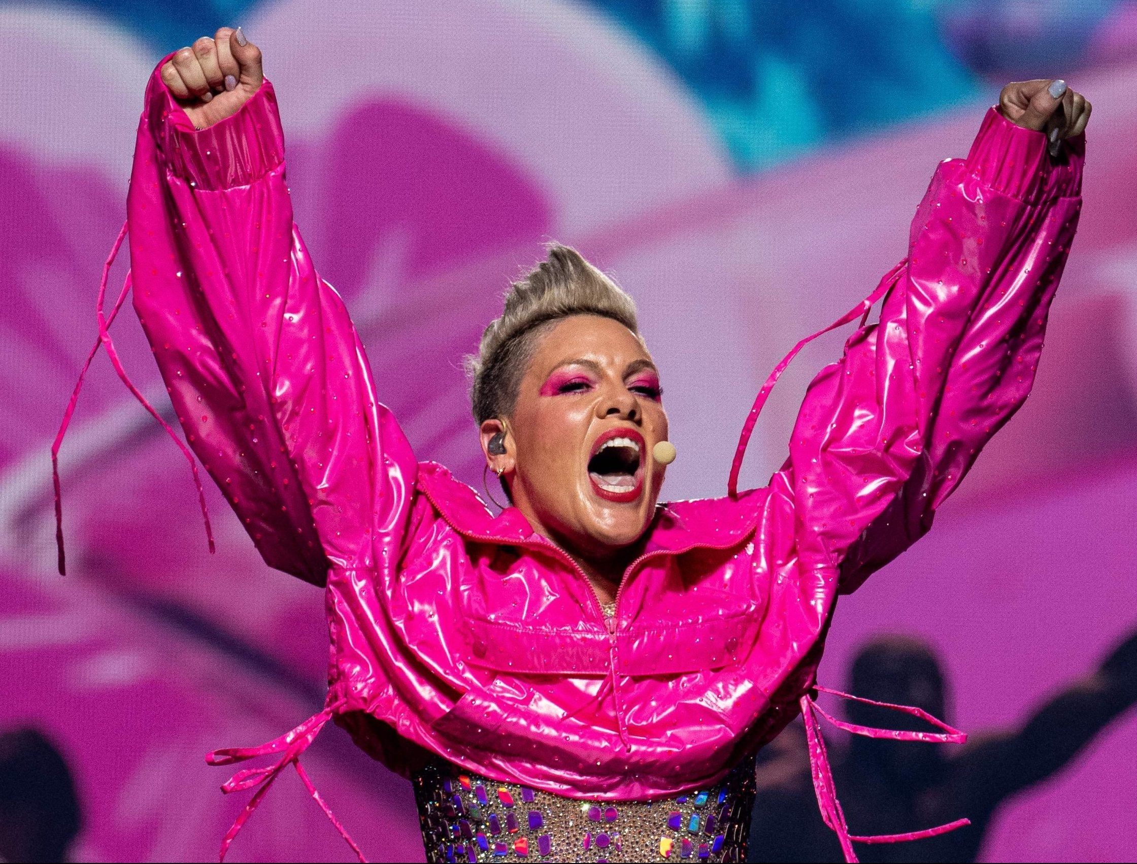 Pink is master of ceremonies at Toronto stop of Summer Carnival tour
