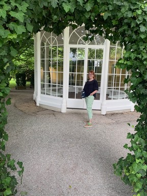 The original gazebo from the movie, specifically ‘I Am 16 Going on 17’ was preserved by the city and moved to Hellbrun Palace. Many wedding pictures are taken here.