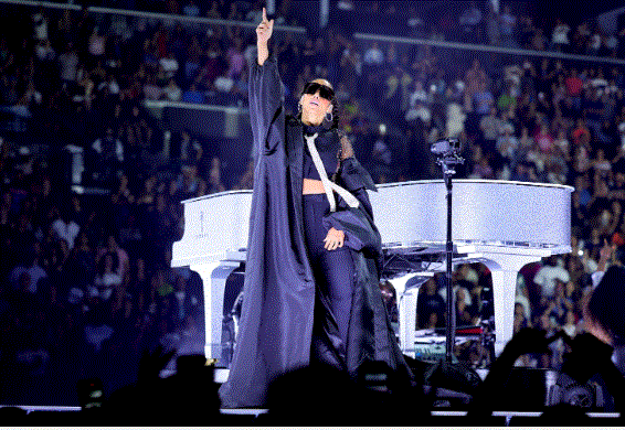 Alicia Keys 'on fire' during soulful Toronto performance | Toronto Sun