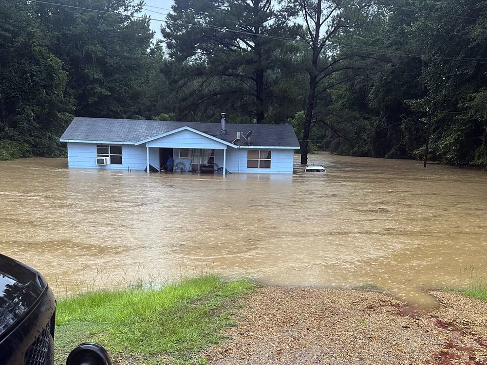 Mississippi Residents Rescued From Cars Homes Due To Flash Flooding