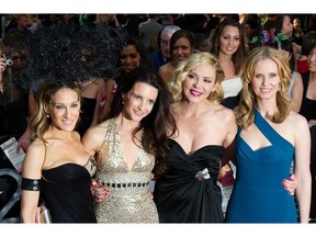 (De) La actriz estadounidense Sara Jessica-Parker, la actriz estadounidense Christine Davis, la actriz inglesa Kim Catral y la actriz estadounidense Cynthia Nixon Pose para el estreno británico en Lyster Square el 27 de mayo de 2010. AFP Photo/Máximo Nash (Foto Crédito máximo Nash/AFP/Gatety Pictures) Org Exmit: -