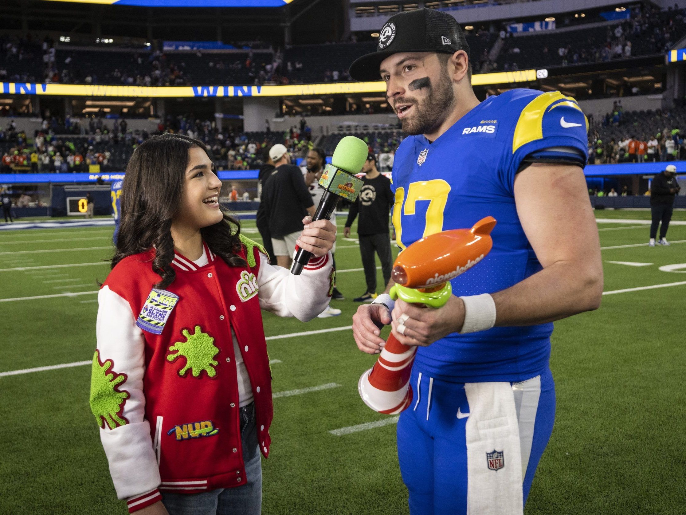 News: Nickelodeon & CBS Sports Entertain NFL Fans with Slime-Filled End Zone