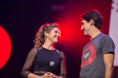 Prime Minister Justin Trudeau looks at his wife Sophie Gregoire Trudeau during the Global Citizen Concert to End AIDS, Tuberculosis and Malaria in Montreal, Quebec, September 17, 2016. / GEOFF ROBINS/AFP/Getty Images