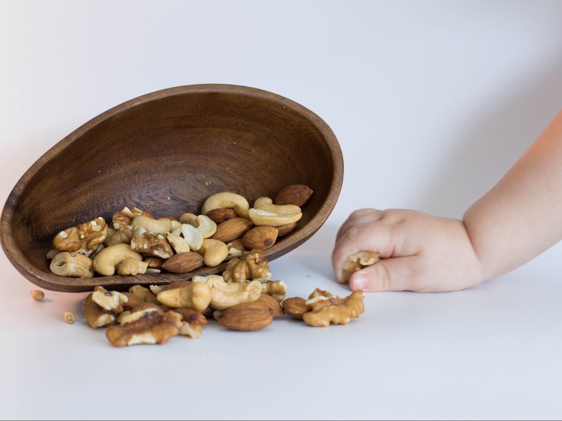 Infant peanut exposure can prevent allergies, but parents worry - Vimarsana News