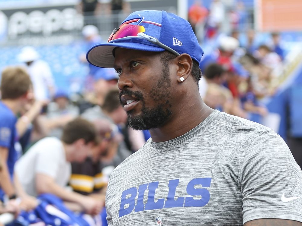 Von Miller still not over decision to leave Rams for Bills as