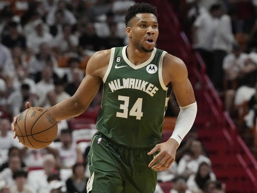 Giannis Antetokounmpo Agrees To Contract Extension With Bucks Toronto Sun