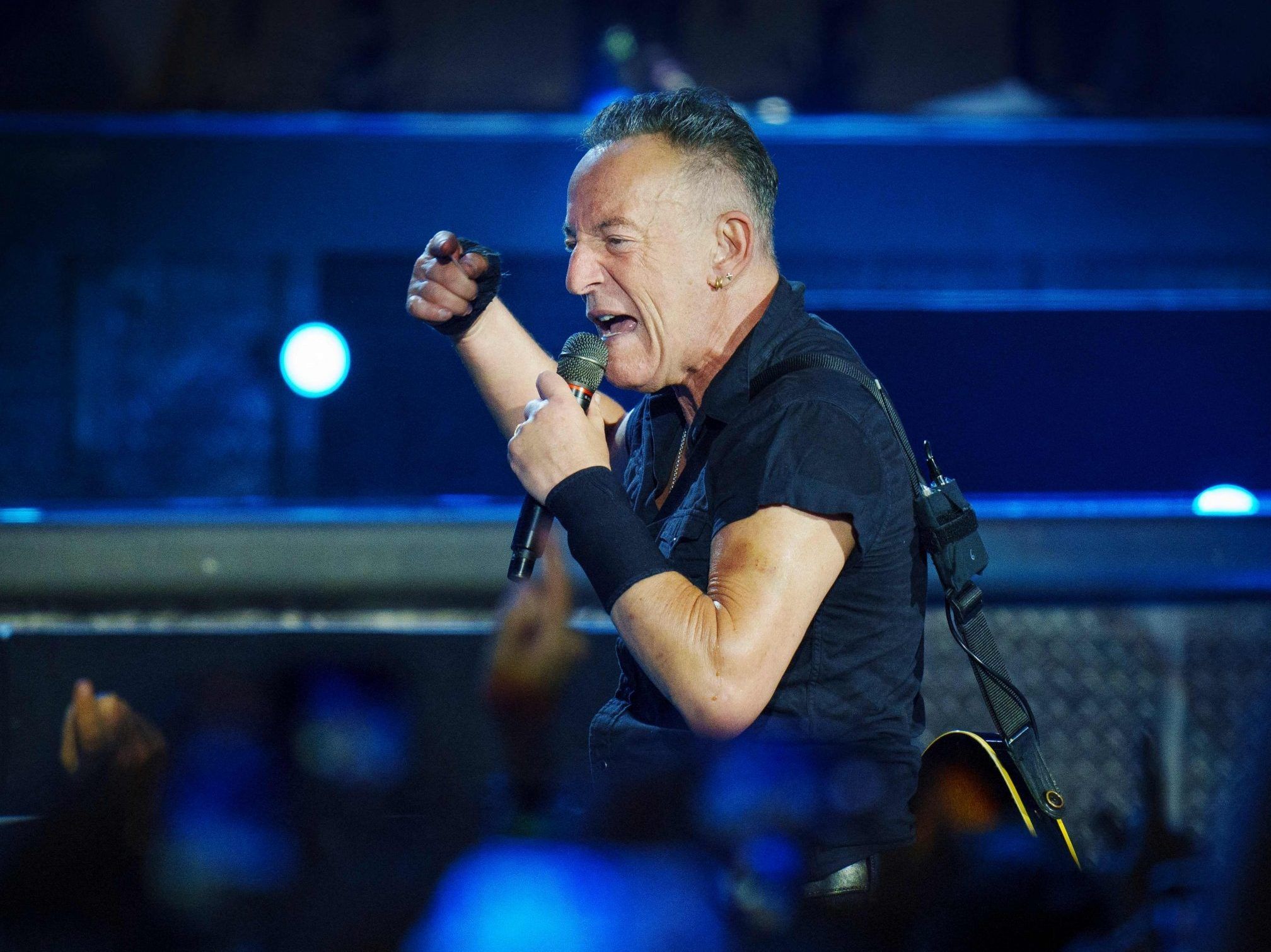 What to know about peptic ulcer disease after Bruce Springsteen news ...