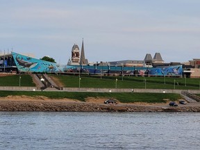 Large mural outside the Newport Aquarium