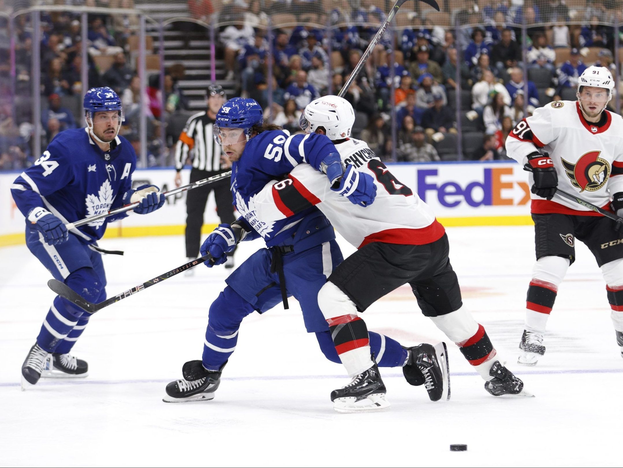 Toronto Maple Leafs welcome near-capacity crowd for first time