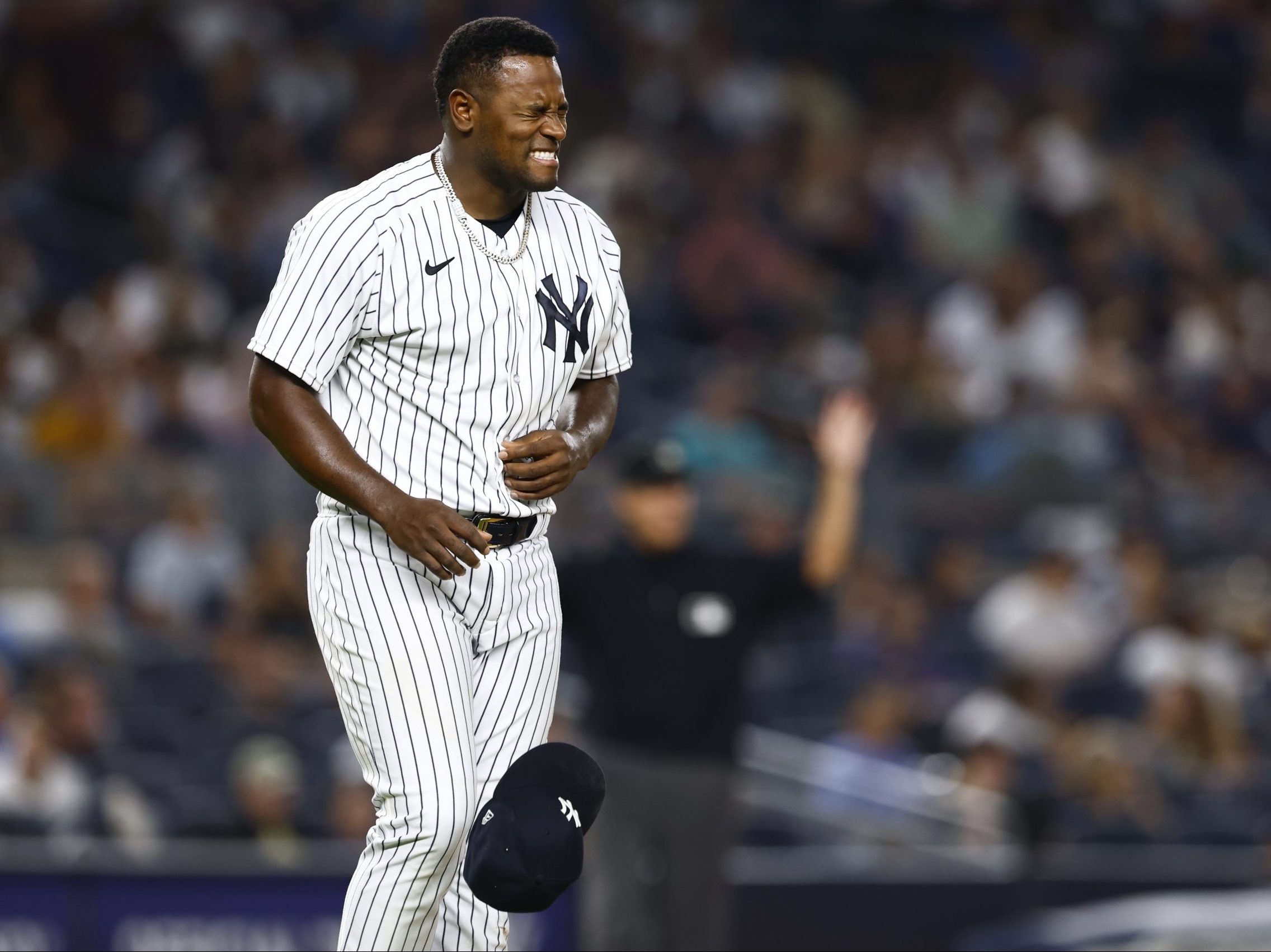 Luis Severino leaves start with right shoulder tightness