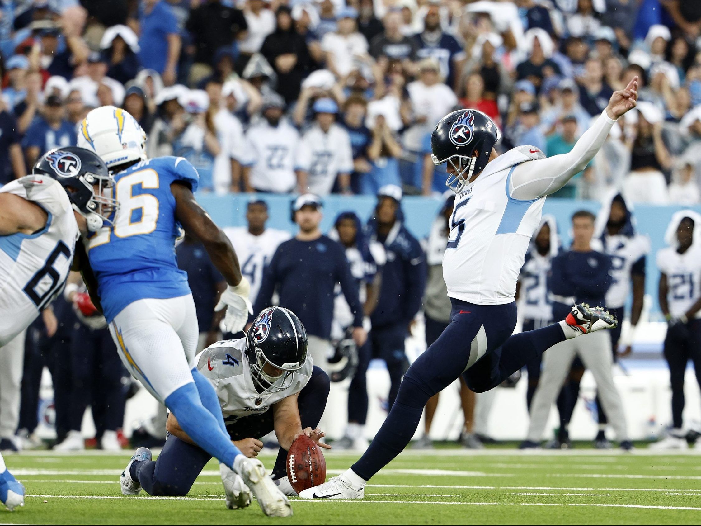 Folk's OT field goal in rain helps Tennessee Titans snap 8-game skid with  27-24 win over Los Angeles Chargers