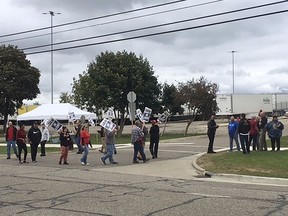 United Auto Workers picket