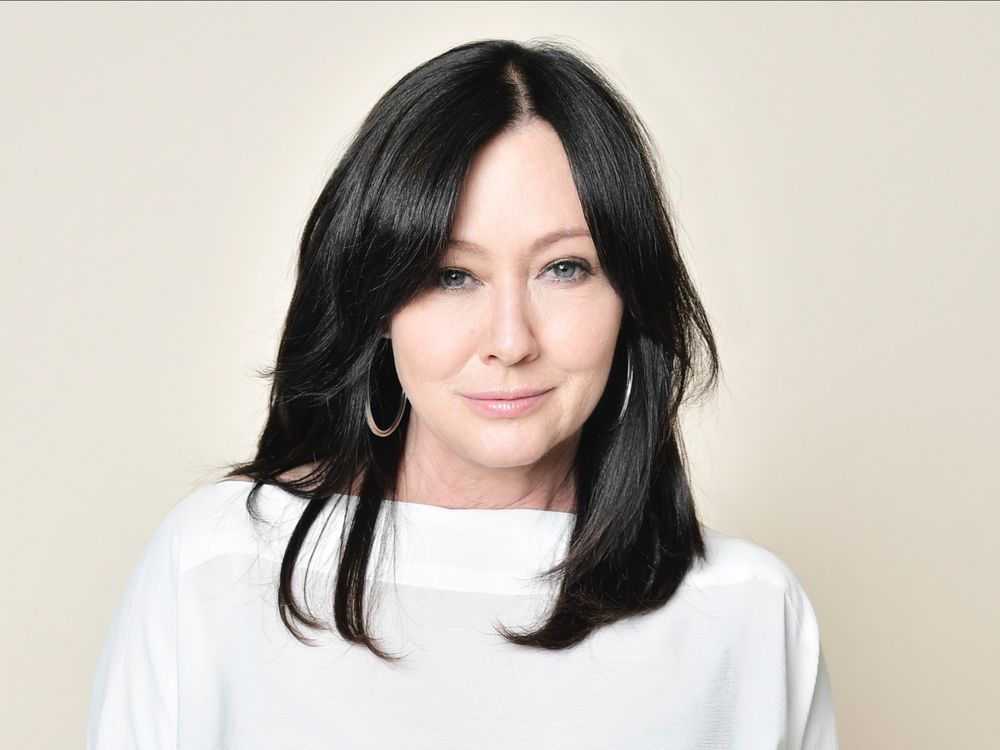 Shannen Doherty has a tearful reunion with ‘90210’ castmates