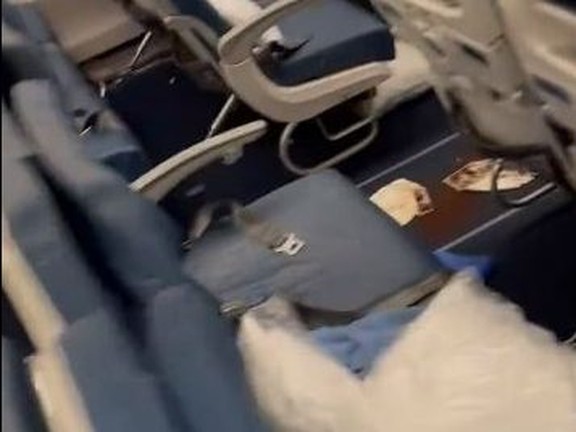 Passengers onboard Delta diarrhea plane describe ordeal | Toronto Sun