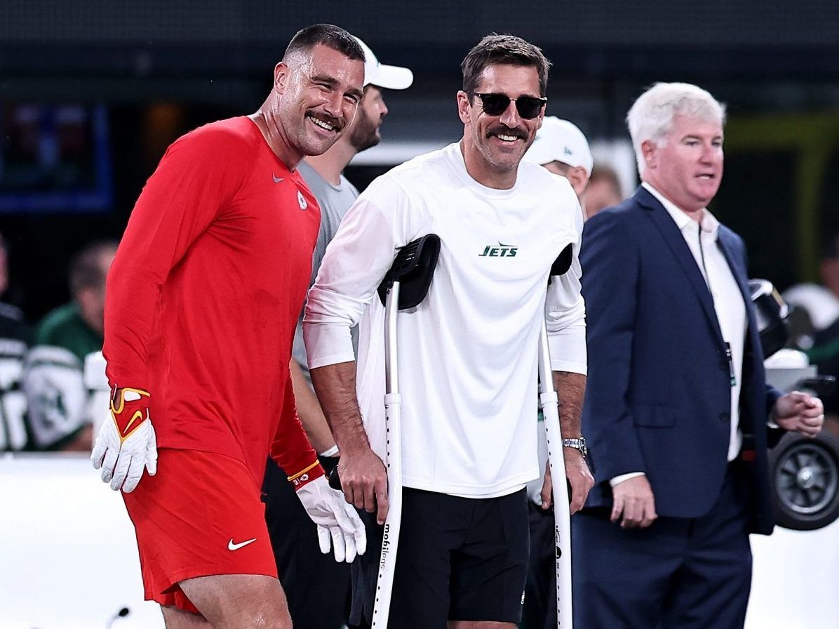 Aaron Rodgers calls Travis Kelce 'Mr. Pfizer' on 'The Pat McAfee Show'