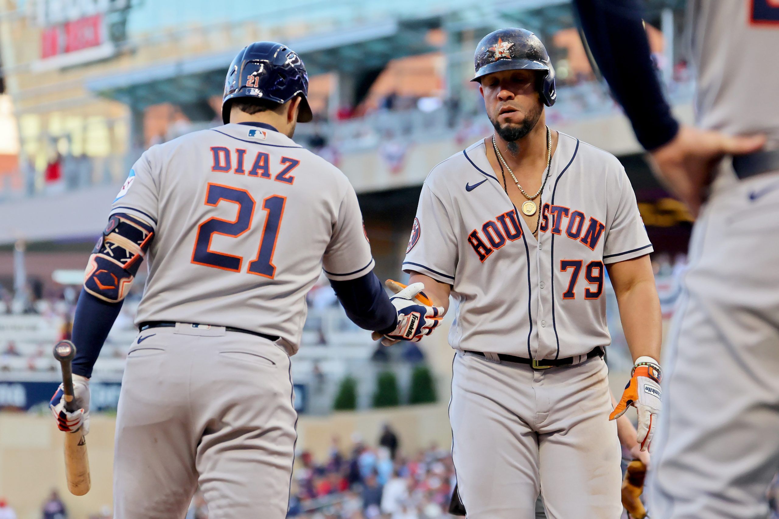 Astros hit four home runs, rout Twins to take 2-1 ALDS lead