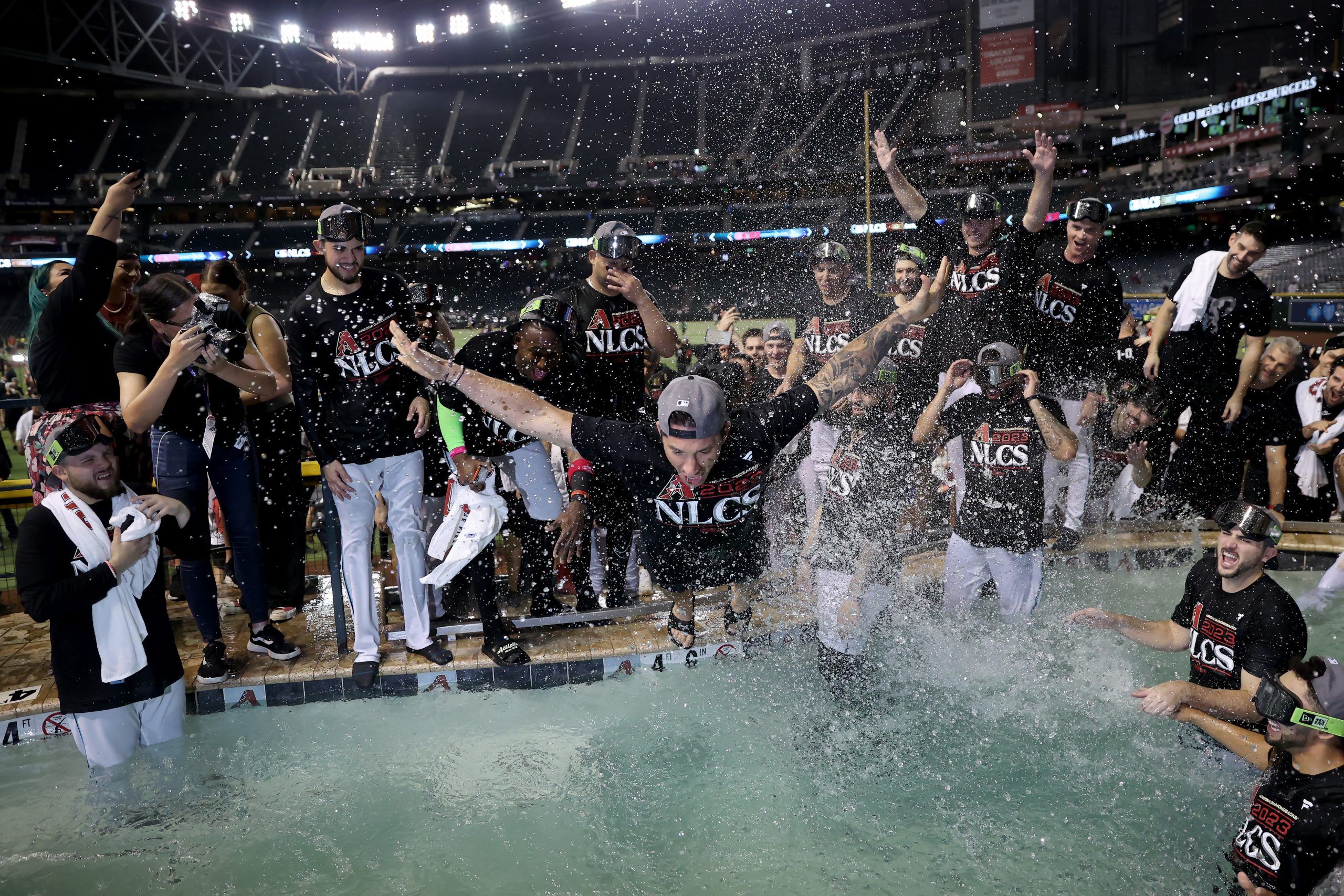 Arizona Diamondback's pool at Chase Field has winning history