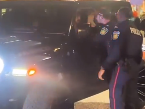 Jeep flees from Peel cops in Brampton parking lot in viral video