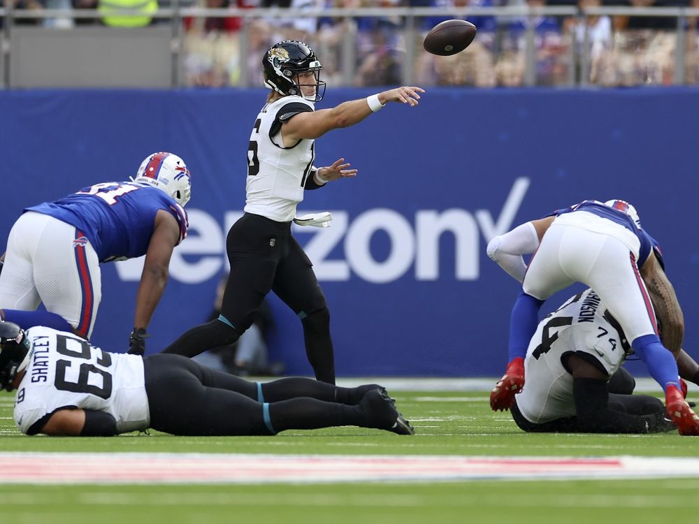 Bills Cornerback Tre'Davious White Carted Off The Field After Sustaining  Injury