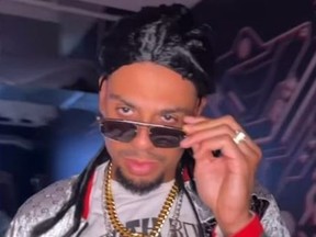 Maple Leafs toughguy Ryan Reaves dressed up as Snoop Dogg for the team's Halloween party.