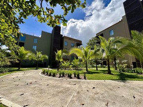 Botanika Resort