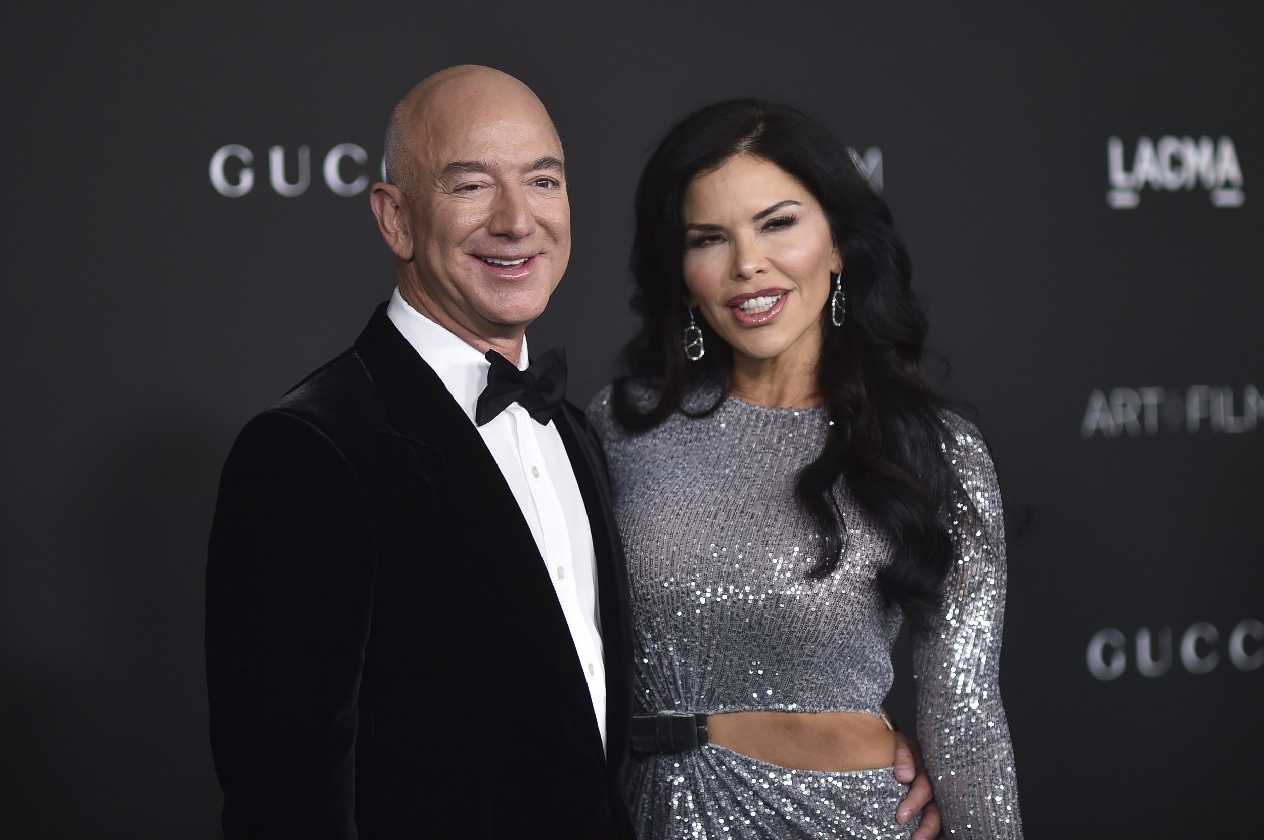 Lauren Sanchez and Jeff Bezos mocked over Vogue pics | Montreal Gazette