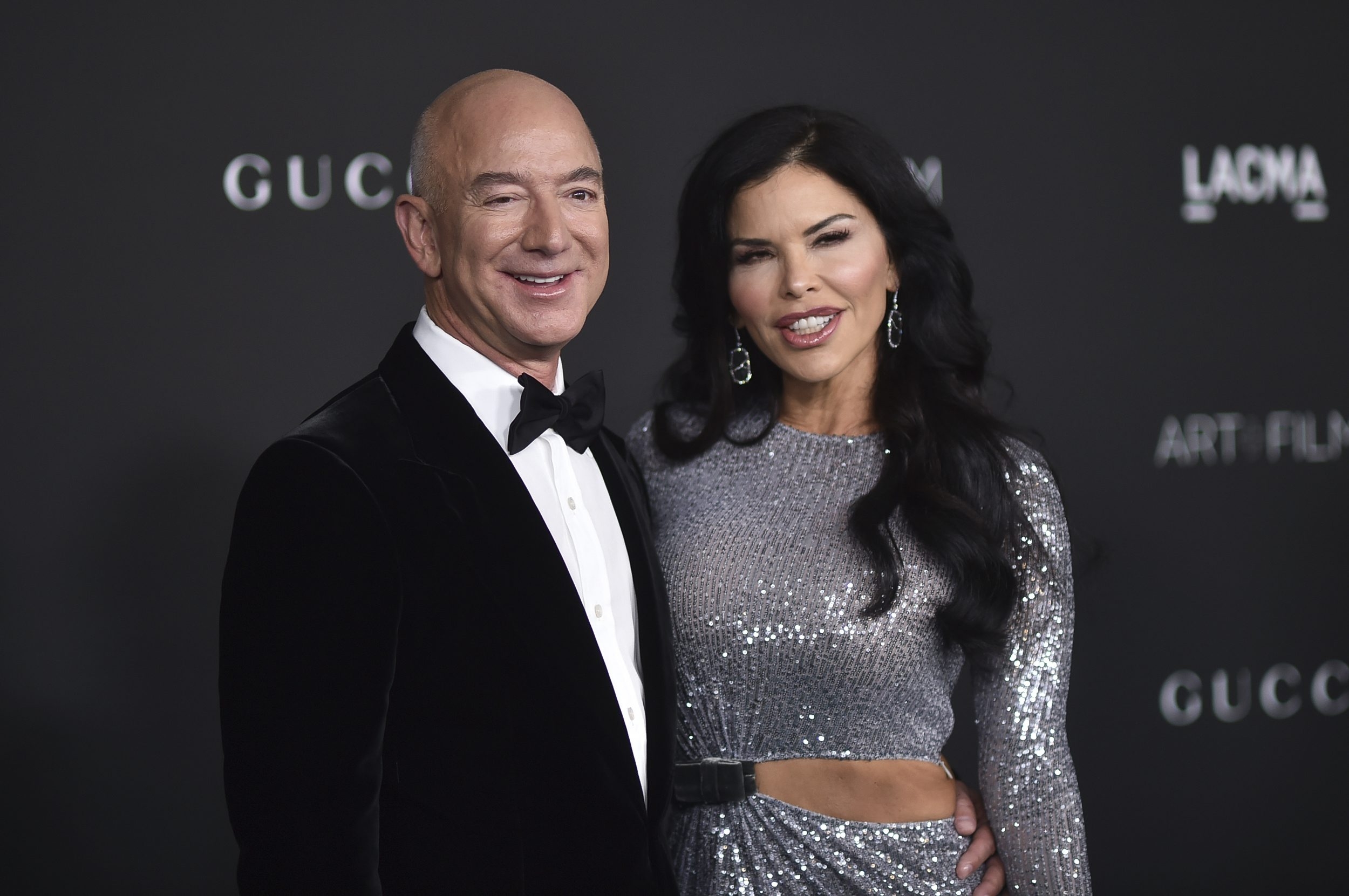 Lauren Sanchez and Jeff Bezos mocked over Vogue pics | Toronto Sun