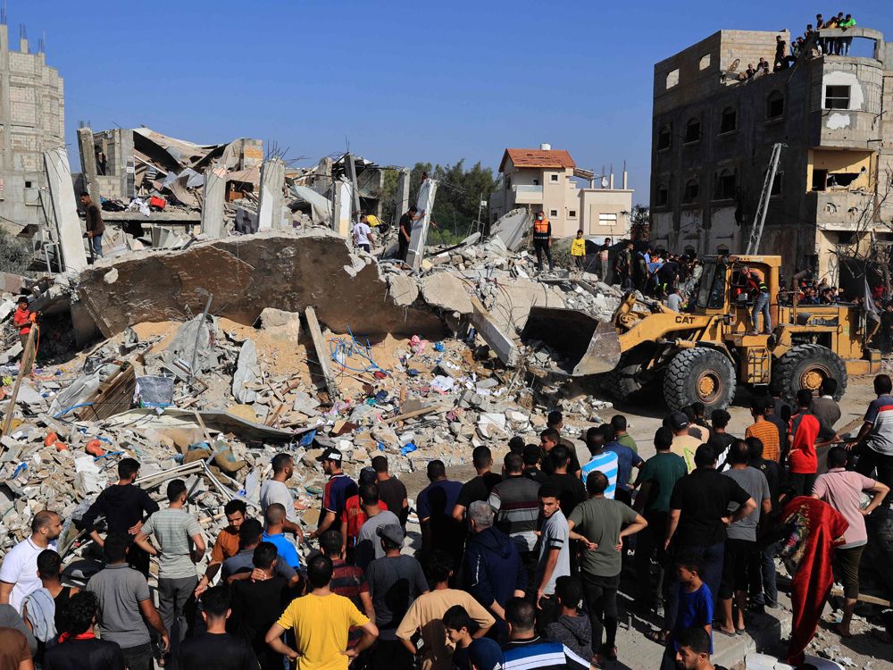 Israeli Strikes Pound Gaza City, Which Tens Of Thousands Have Fled ...