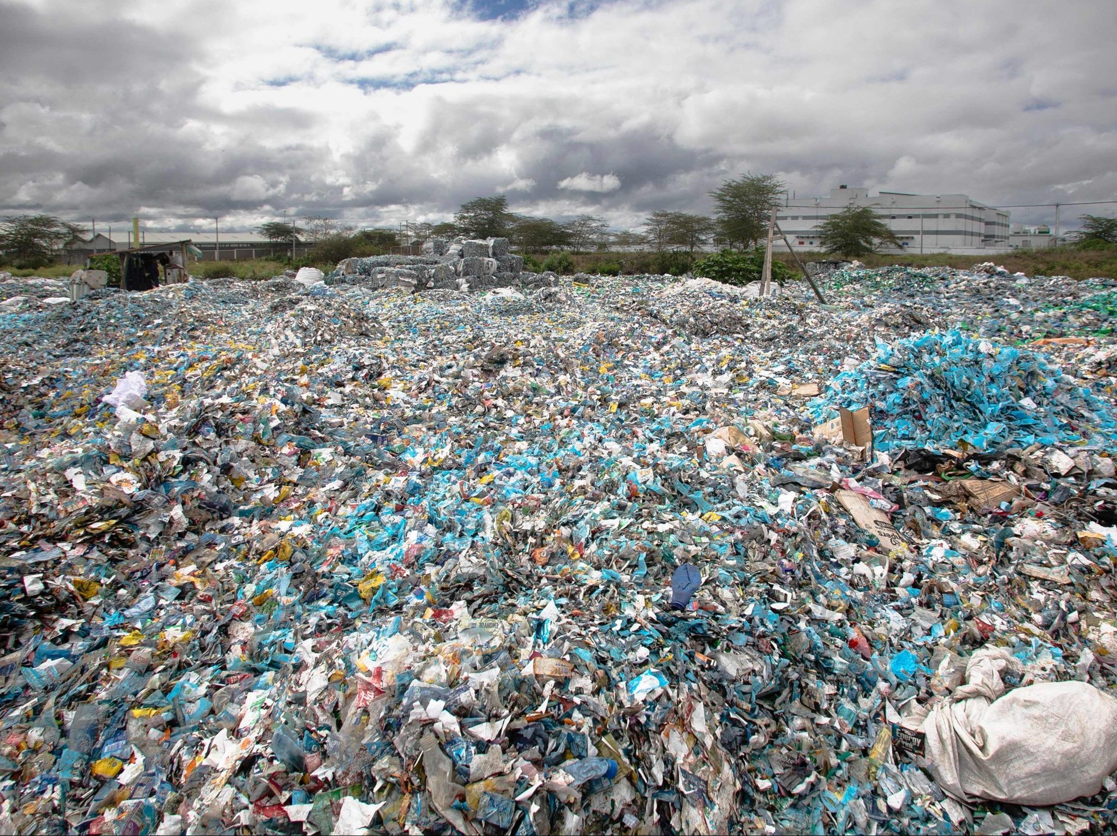 nations-gather-in-nairobi-to-hammer-out-treaty-on-plastic-pollution