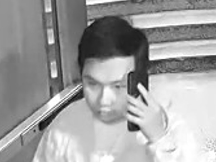  Investigators need help identifying this man who is suspected in seven incidents of alleged voyeurism that occurred in University of Toronto washrooms near Spadina Ave. Willcocks St. between July and October 2023.