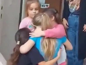 Israeli girl reunites with classmates after her release by Hamas.