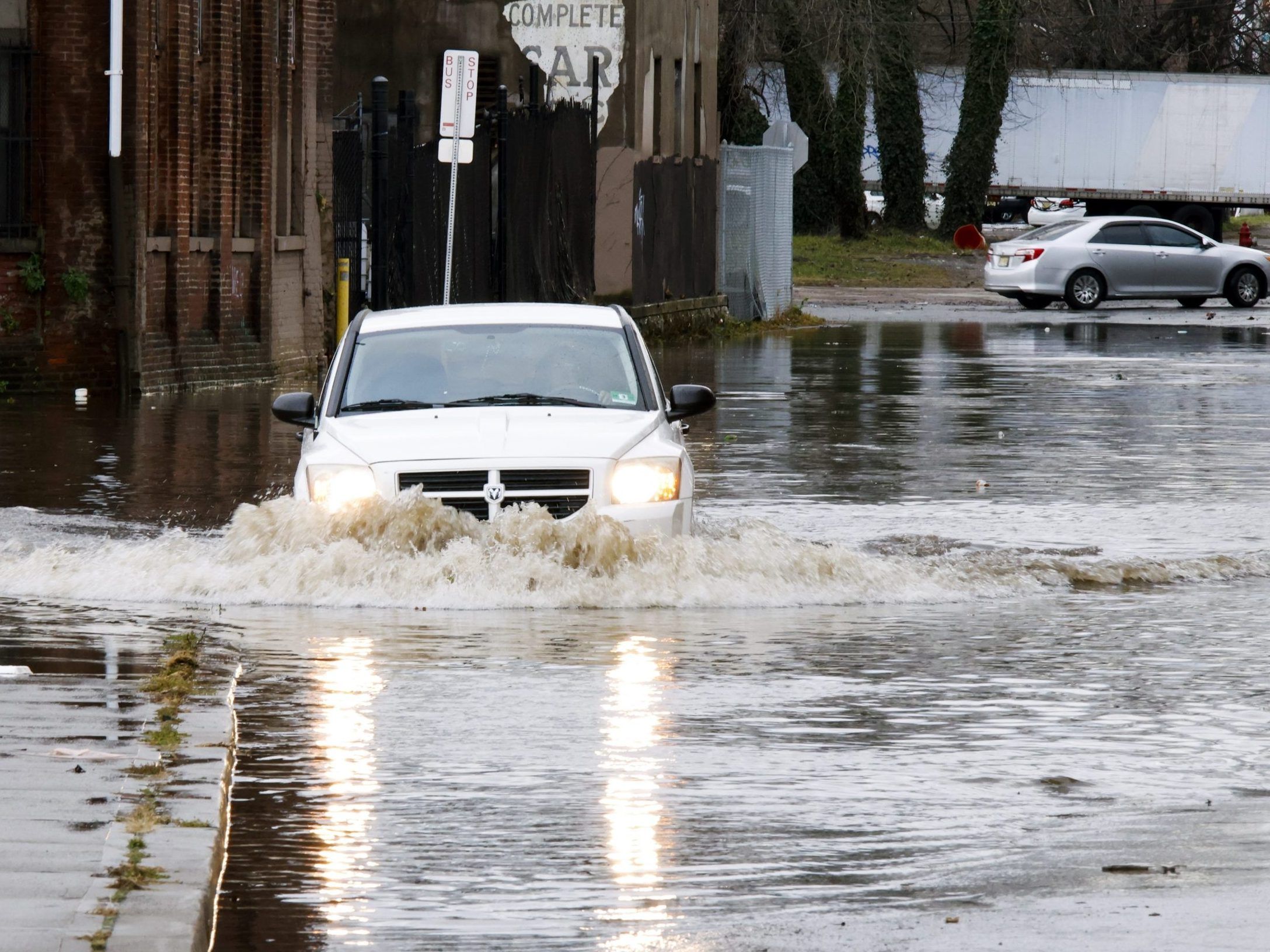 Major Cleanup Underway After Storm Batters Northeastern U.S. | Canoe.Com