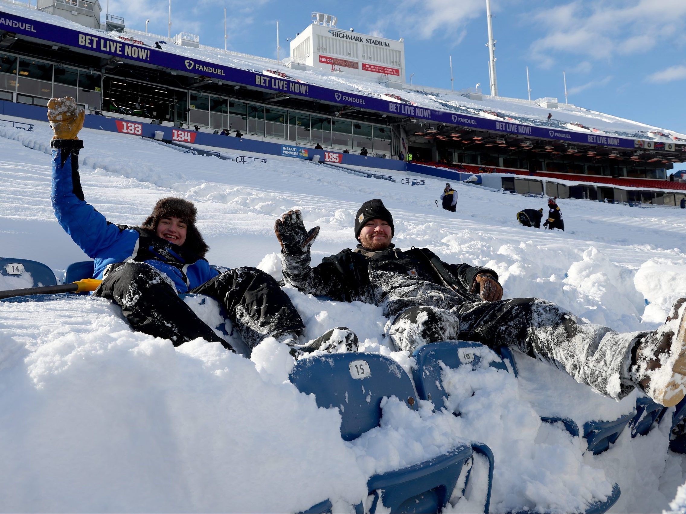 Bills Mafia braves snow, breaks tables before wild card playoff game