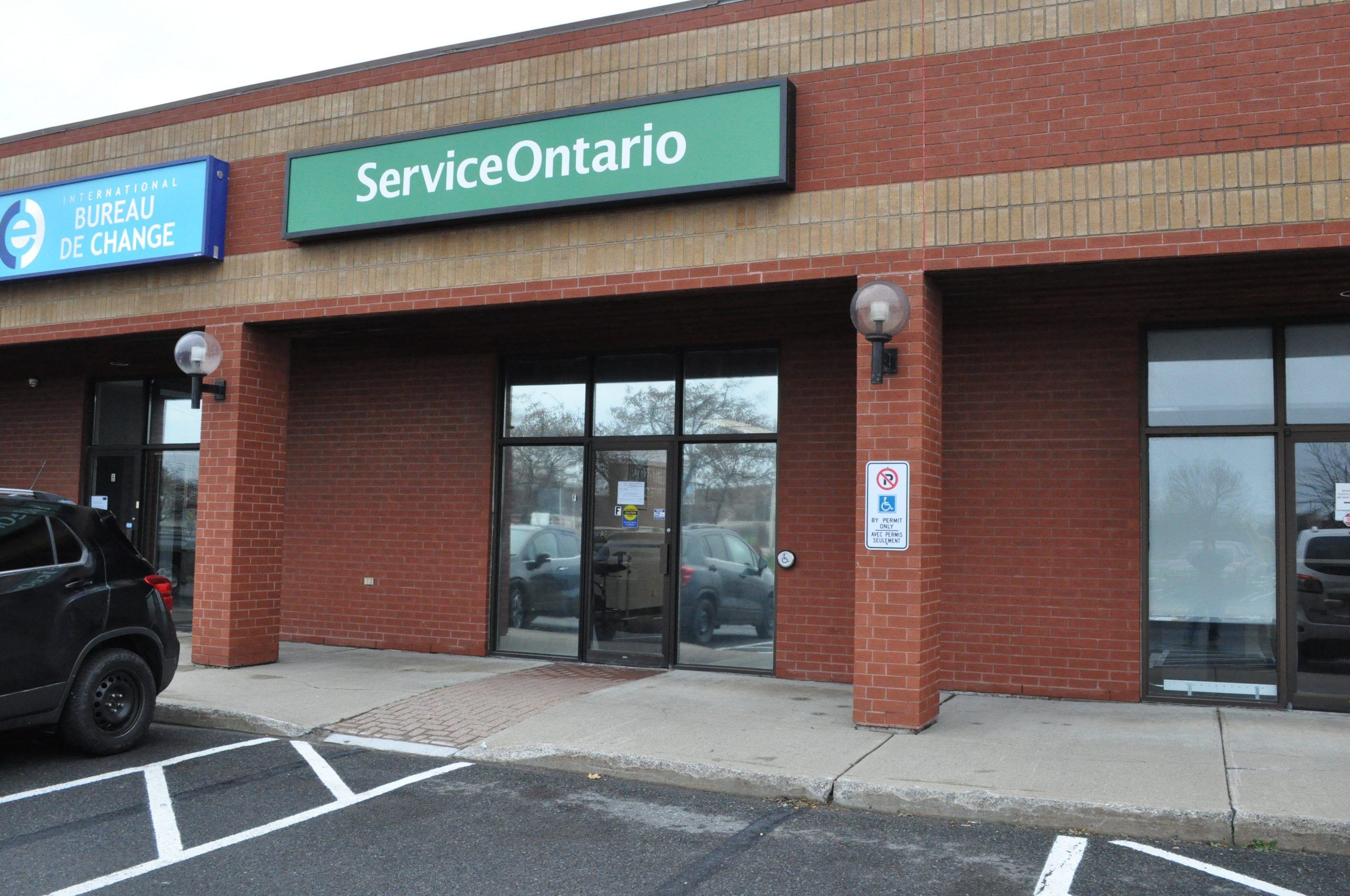 Province to close unspecified number of ServiceOntario sites